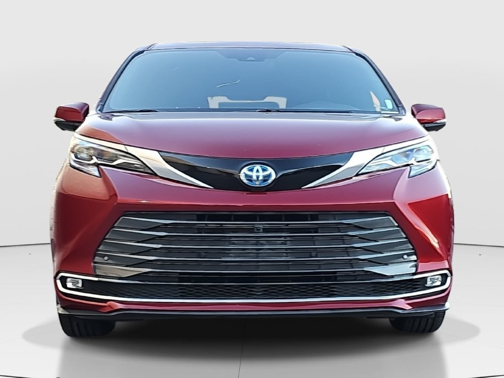 Certified 2025 Toyota Sienna Platinum AWD/4WD image 2