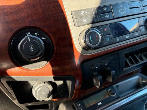 Used 2012 Ford F250 King Ranch w/ King Ranch w/Chrome Pkg image 27