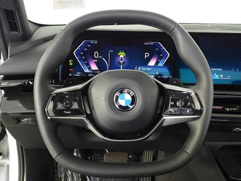 Used 2024 BMW 530i w/ Convenience Package RWD image 27