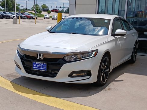 Used 2020 Honda Accord Sport image 3