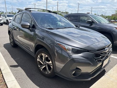 Used 2024 Subaru Crosstrek 2.0i Premium image 3