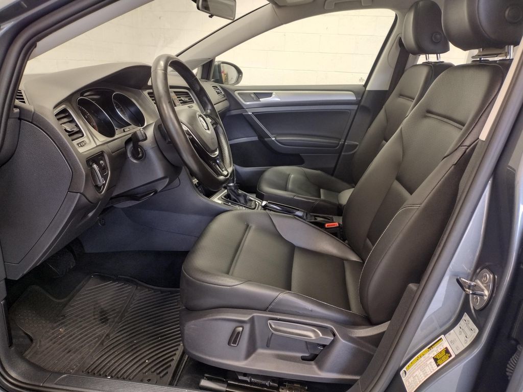 Used 2016 Volkswagen Golf SE FWD image 22