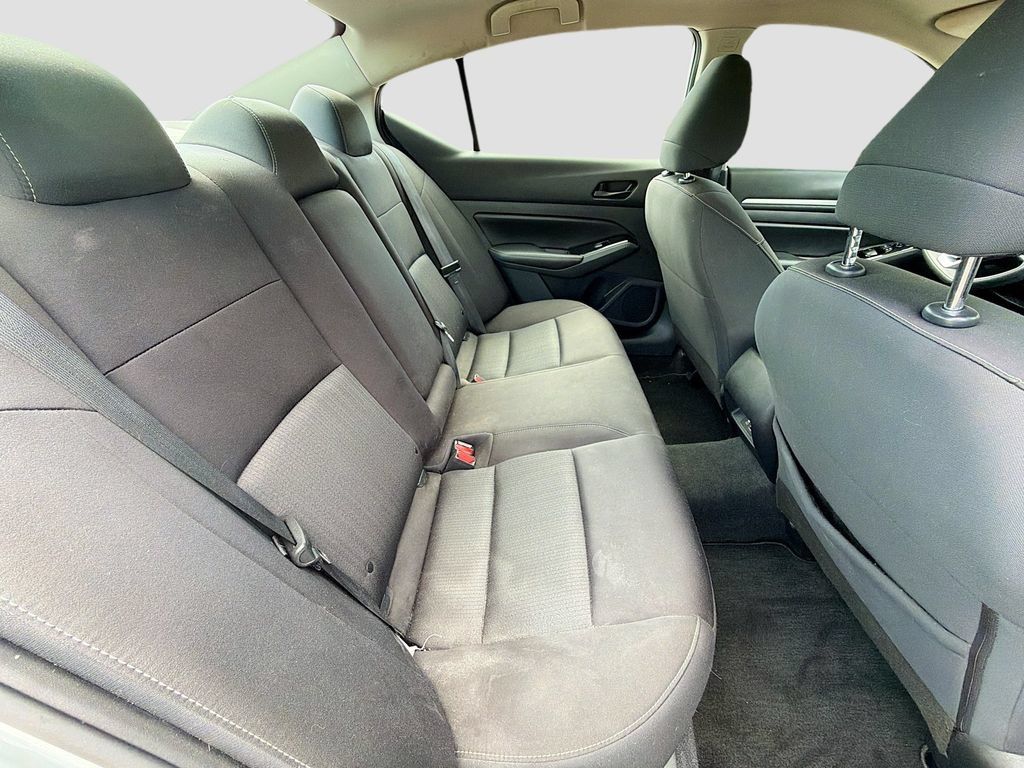 Used 2023 Nissan Altima 2.5 SV FWD image 28