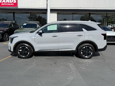 Used 2025 Kia Sorento S w/ Panoramic Sunroof Package AWD/4WD image 16