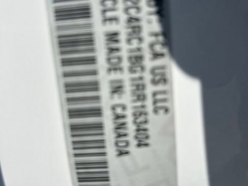 Certified 2024 Chrysler Pacifica Touring-L FWD image 41