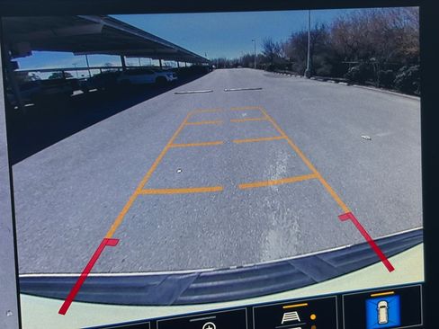 Used 2021 Chevrolet Suburban Premier w/ Premium Package image 9