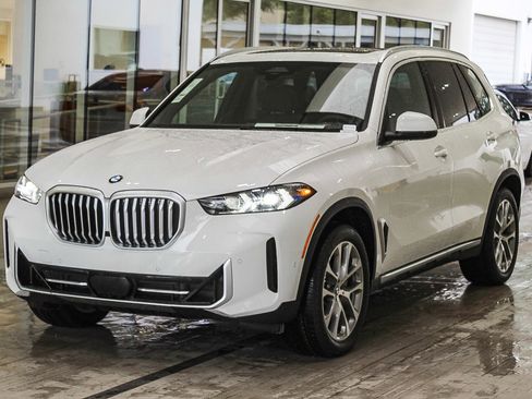 New 2026 BMW X5 xDrive40i w/ Climate Comfort Package image 3