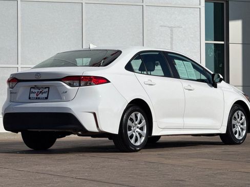 Certified 2025 Toyota Corolla LE image 4