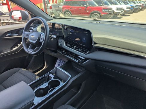 Used 2025 Chevrolet Equinox LT image 12