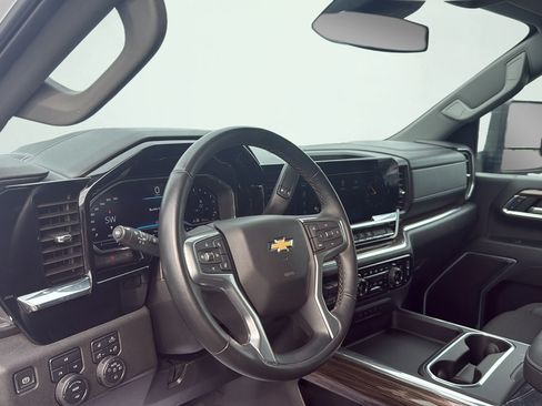 Used 2024 Chevrolet Silverado 2500 LT w/ Convenience Package AWD/4WD image 32