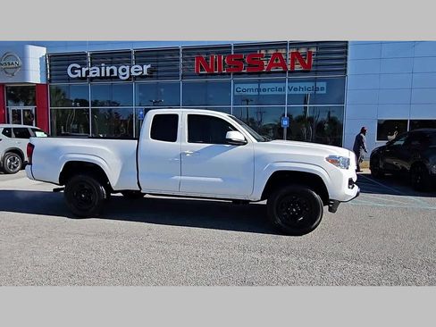 Used 2023 Toyota Tacoma SR image 36