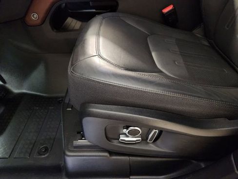 Used 2024 Land Rover Defender 130 X image 25