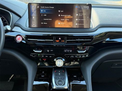 Certified 2025 Acura MDX SH-AWD image 12