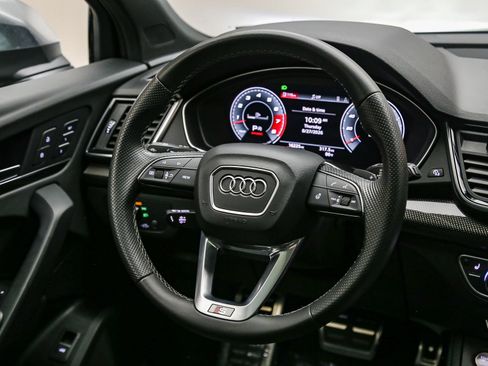 Certified 2022 Audi SQ5 Premium Plus w/ Premium Plus Package AWD/4WD image 16