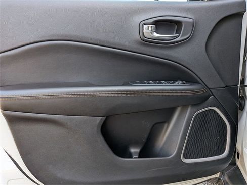 Certified 2021 Jeep Compass Limited image 13
