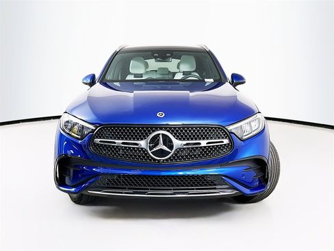 Used 2025 Mercedes-Benz GLC 300 4MATIC image 5