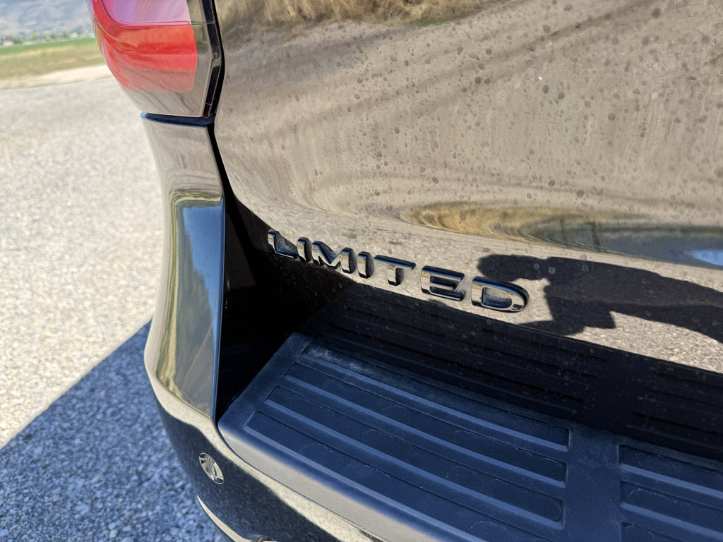 Used 2024 Ford Expedition Limited AWD/4WD image 11