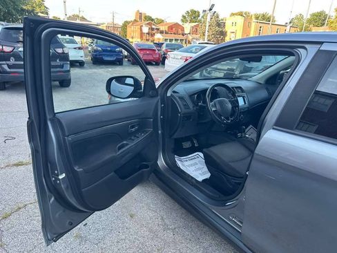 Used 2017 Mitsubishi Outlander Sport ES AWD/4WD image 9