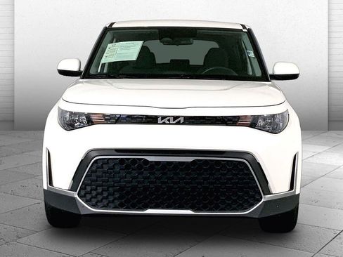 Certified 2025 Kia Soul LX w/ LX Technology Package FWD image 2