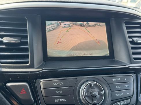 Used 2015 Nissan Pathfinder SV image 27
