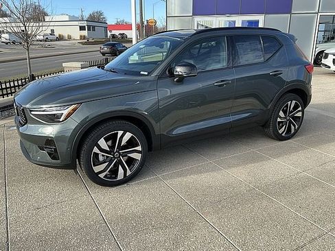 New 2026 Volvo XC40 B5 Ultra w/ Climate Package image 11