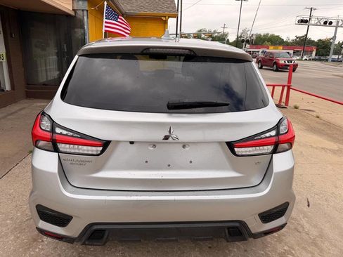 Used 2022 Mitsubishi Outlander Sport SE FWD image 4