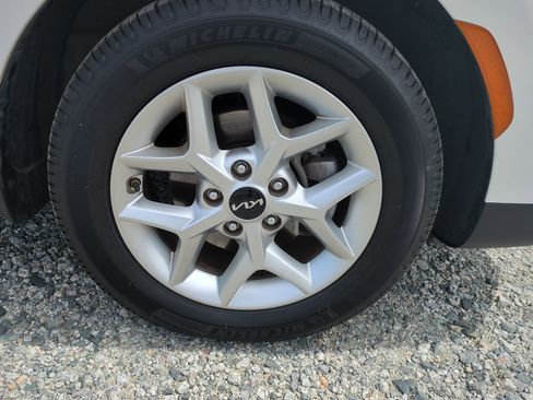 Used 2022 Kia Soul LX w/ Technology Package image 12