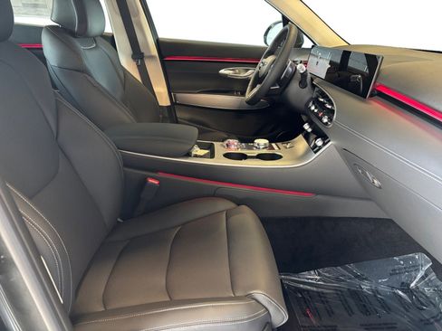 New 2026 Genesis GV70 2.5T Select image 15