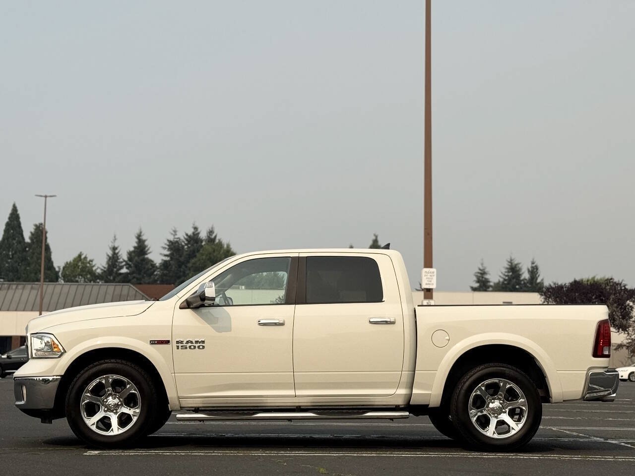 Used 2018 RAM 1500 Laramie AWD/4WD image 6