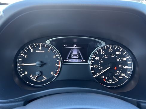 Used 2020 Nissan Pathfinder SV w/ Cargo Package image 28