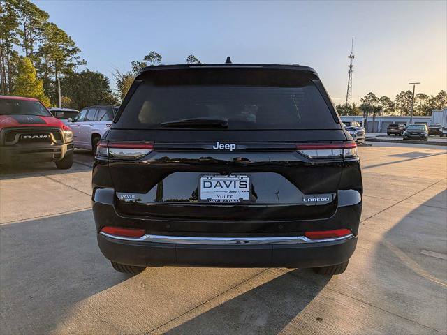 Certified 2025 Jeep Grand Cherokee Laredo RWD image 5