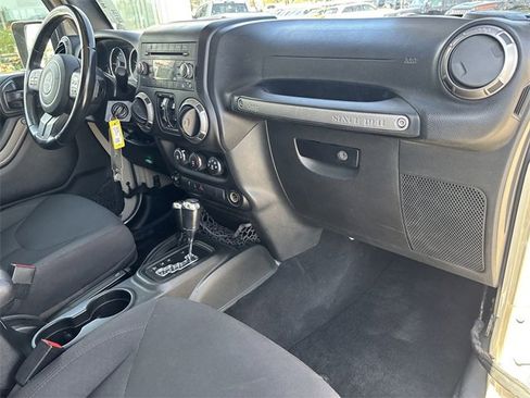 Used 2018 Jeep Wrangler Unlimited Sport S image 13