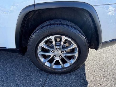 Used 2015 Jeep Grand Cherokee Limited w/ Trailer Tow Group IV image 19