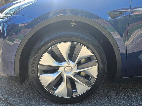 Used 2023 Tesla Model Y Long Range AWD/4WD image 18