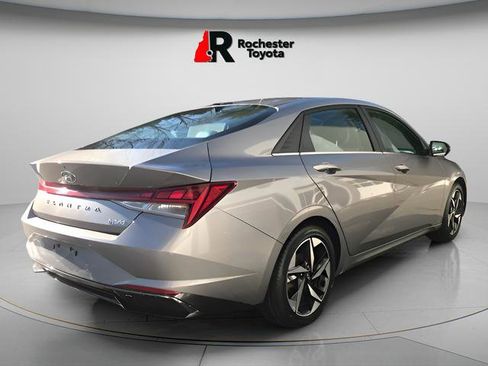 Used 2023 Hyundai Elantra Limited w/ Preferred Accessory Package image 4