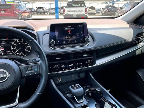 Used 2023 Nissan Rogue SV w/ SV Premium B Package image 7