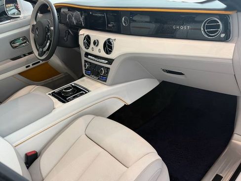 Used 2024 Rolls-Royce Ghost AWD/4WD image 17