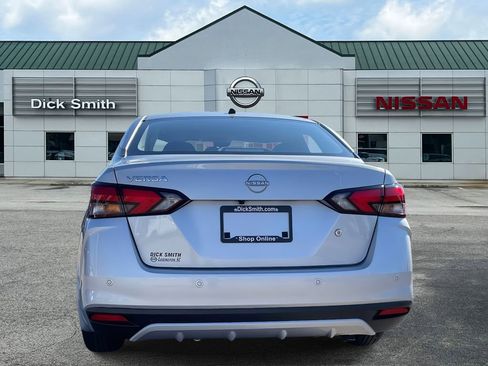 Used 2025 Nissan Versa S w/ Trunk Package image 5