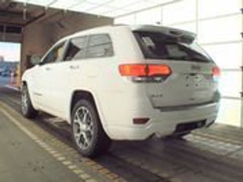 Used 2019 Jeep Grand Cherokee Overland w/ Jeep Active Safety Group image 9