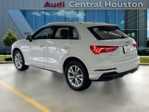 Used 2025 Audi Q3 2.0T Premium w/ Convenience Package image 3