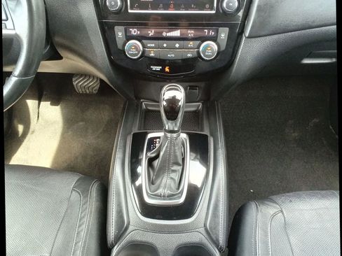 Used 2018 Nissan Rogue SL image 13