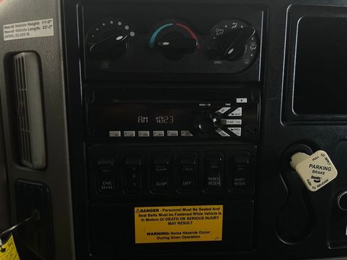 Used 2018 Chevrolet Express 2500 Work Van w/ Driver Convenience Package image 38