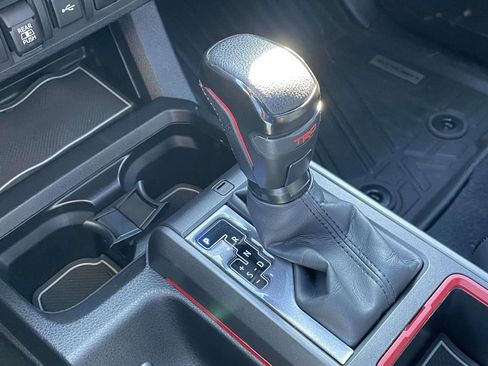 Used 2022 Toyota Tacoma 2WD Double Cab image 30