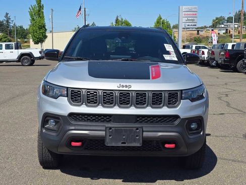 Used 2024 Jeep Compass Trailhawk AWD/4WD image 5