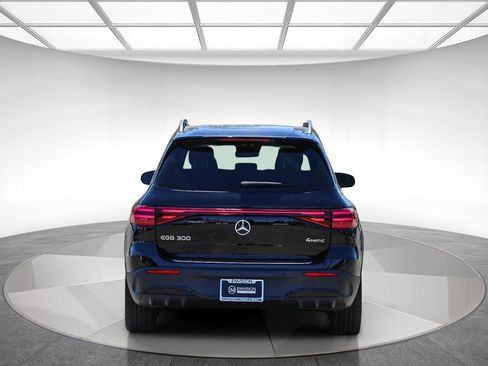 Used 2024 Mercedes-Benz EQB 300 4MATIC image 3