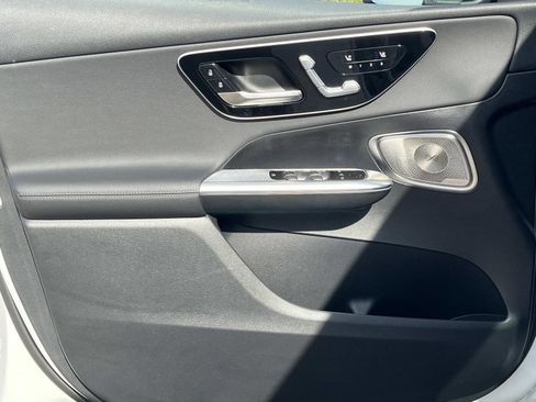 Used 2025 Mercedes-Benz GLC 300 image 18