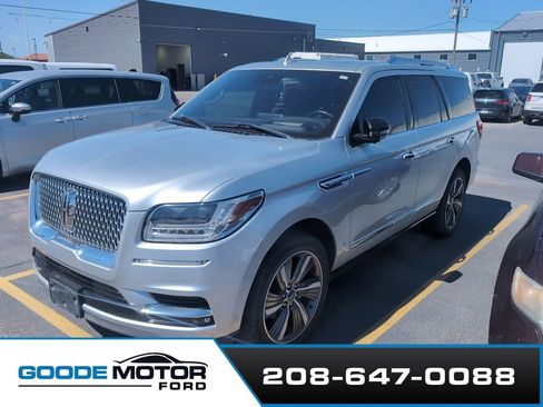 Used 2019 Lincoln Navigator Reserve AWD/4WD image 2