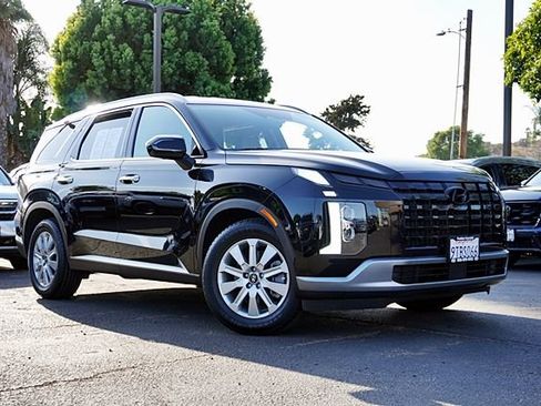 Certified 2025 Hyundai Palisade SEL FWD image 2