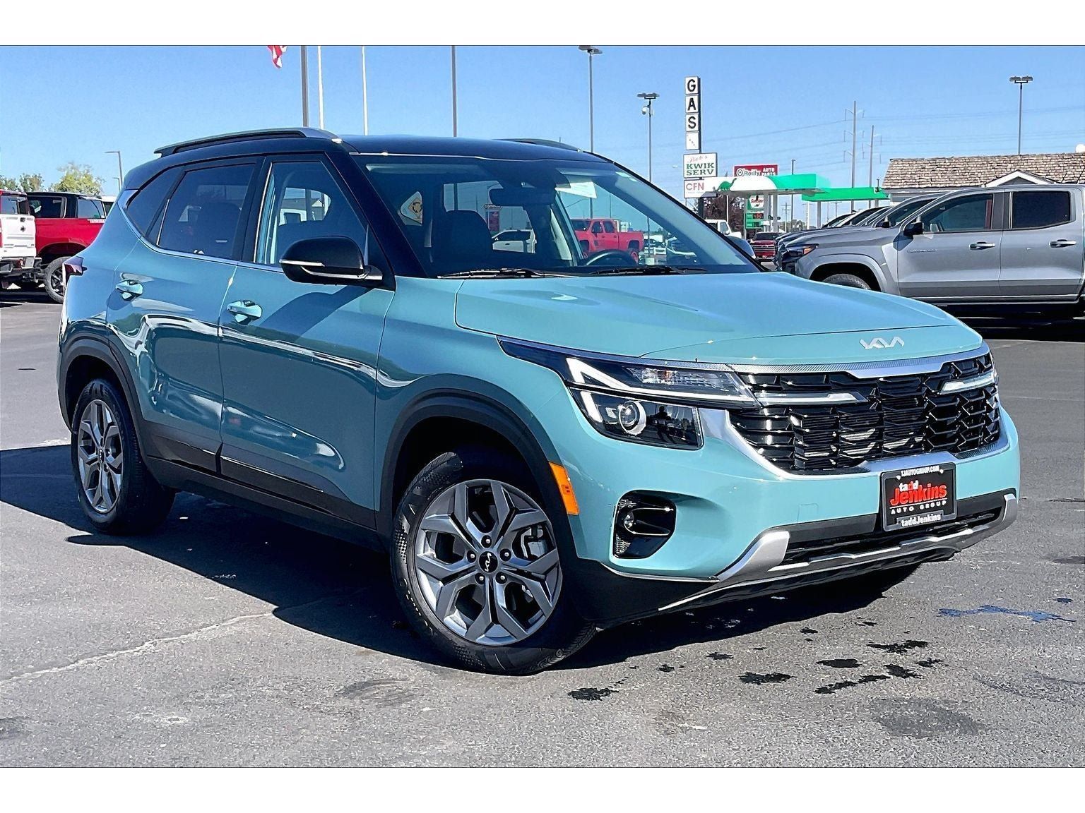 Used 2024 Kia Seltos S AWD/4WD image 2