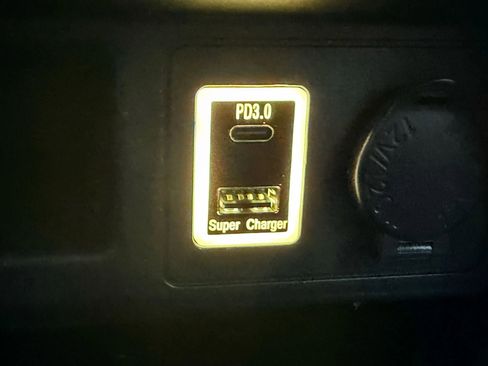 Used 2019 Toyota 4Runner SR5 Premium image 11